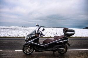 Zimowa jazda skuterem / motorem - Piaggio x10 350